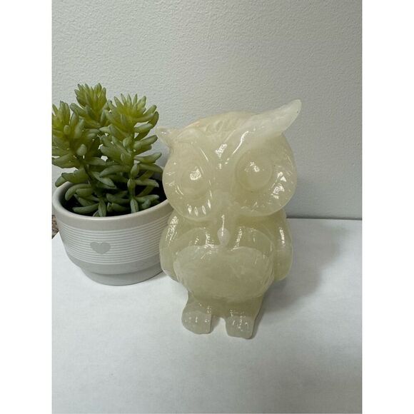Green Onyx Owl - Picture 1 of 5